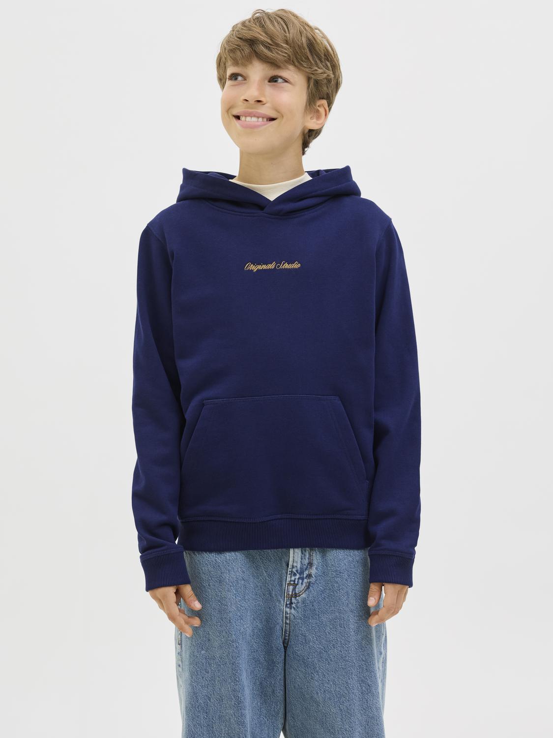 model_shot-front